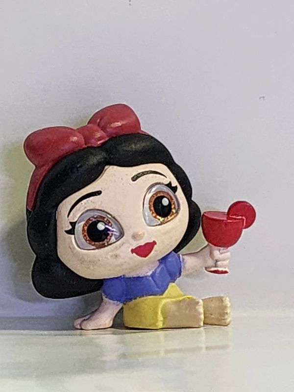 Snow White Lets Go Disney Doorables